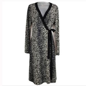 Michael Michael Kors Longsleeve
Animal Print Wrap Dress Size M